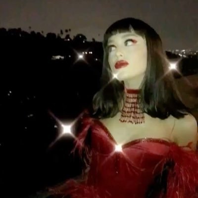 thetayrianastan's profile picture. i stan taylor & ariana | 𖦹 ☼ ⋆｡˚⋆ฺ ♡ |