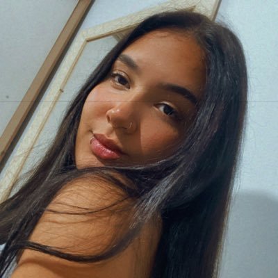 lessajuliaa's profile picture. 