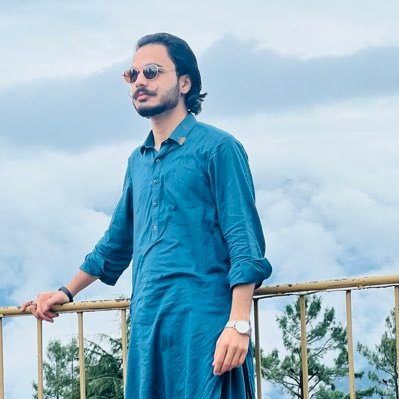 Miankami_'s profile picture. کہنا امیرِ شہر سے اب تیرے سامنے
لازم نہیں کہ شہر میں سَر سب کا خَم رہے
🇵🇰🇵🇸