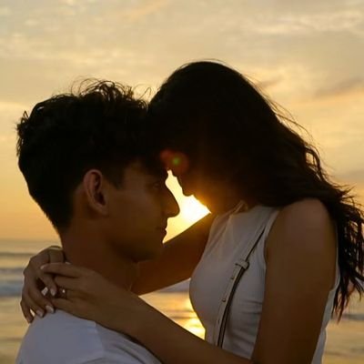 naylazura07's profile picture. 