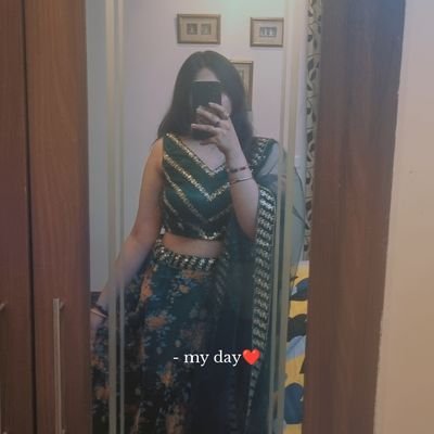 ankikhurana25's profile picture. Yesterday I moved a mountain🦁
Knows nothing.loves reinventing '🛞's.
Lives in 🫧 matrix.
Hypocrite.Conscious rebel.Soft sharp.Grounded feminine.Watchful empath