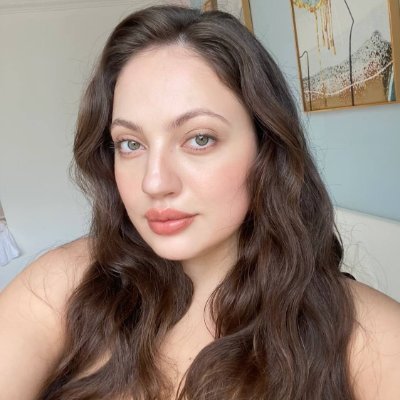 LilyMaeWalker_'s profile picture. Surround yourself with people whose see your value and remind you of it.