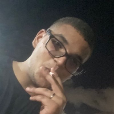 magojovem's profile picture. Tem amor que é pirata, tem amor que é tesouro.