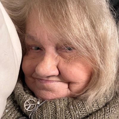 Joymoon28's profile picture.