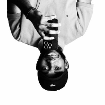 benuzvn's profile picture. 👨🏾‍💻 Data Nerd/Dev • 📚 Bookworm • Thuggeek