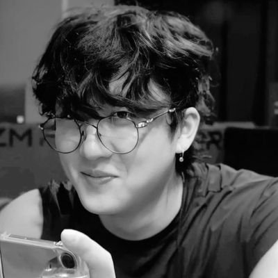 sehundafeira's profile picture. ELA/DELA // jesus is my best friend // writer // SCCP // USP // basketball enthusiast // txt ♡ skz