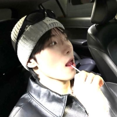 _treat_U_better's profile picture. “나의 순간이 그대의 청춘이 되기를”