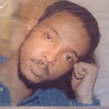 imixerxo's profile picture. مثلما سار المسيح على البحيرة ، سرتُ في رؤياي لكني نزلت عن الصليب لأنني أخشى العلو ولا أُبشر بالقيامة .