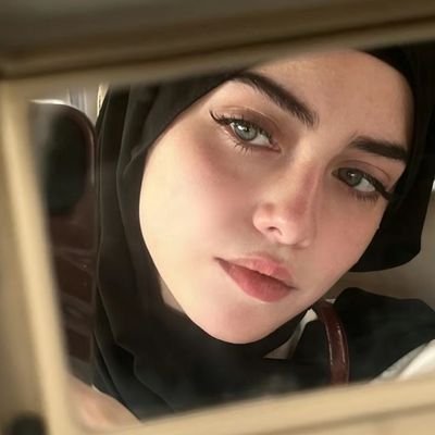 Bloomsbury1's profile picture. Blooming 🌸
