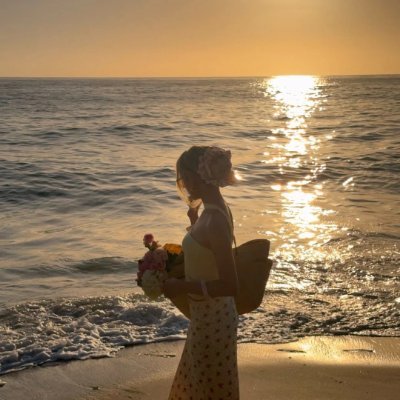 VelvetVibea's profile picture. Live the life you’ve imagined, no apologies.
