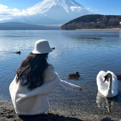 mahendrazc's profile picture. A beautiful and unique single 🕷 lady in the world, loves to travel, trained as a music researcher, economics degree 🕷...