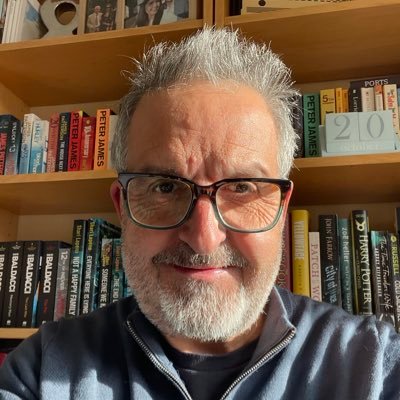 PaulMathUn's profile picture. Online Maths Tutor with #T1D (Type 1.5 or LADA)💉speaks 3 languages badly - bit of English, tipyn bach o Gymraeg e un po d’italiano - but perfect Wenglish🤓