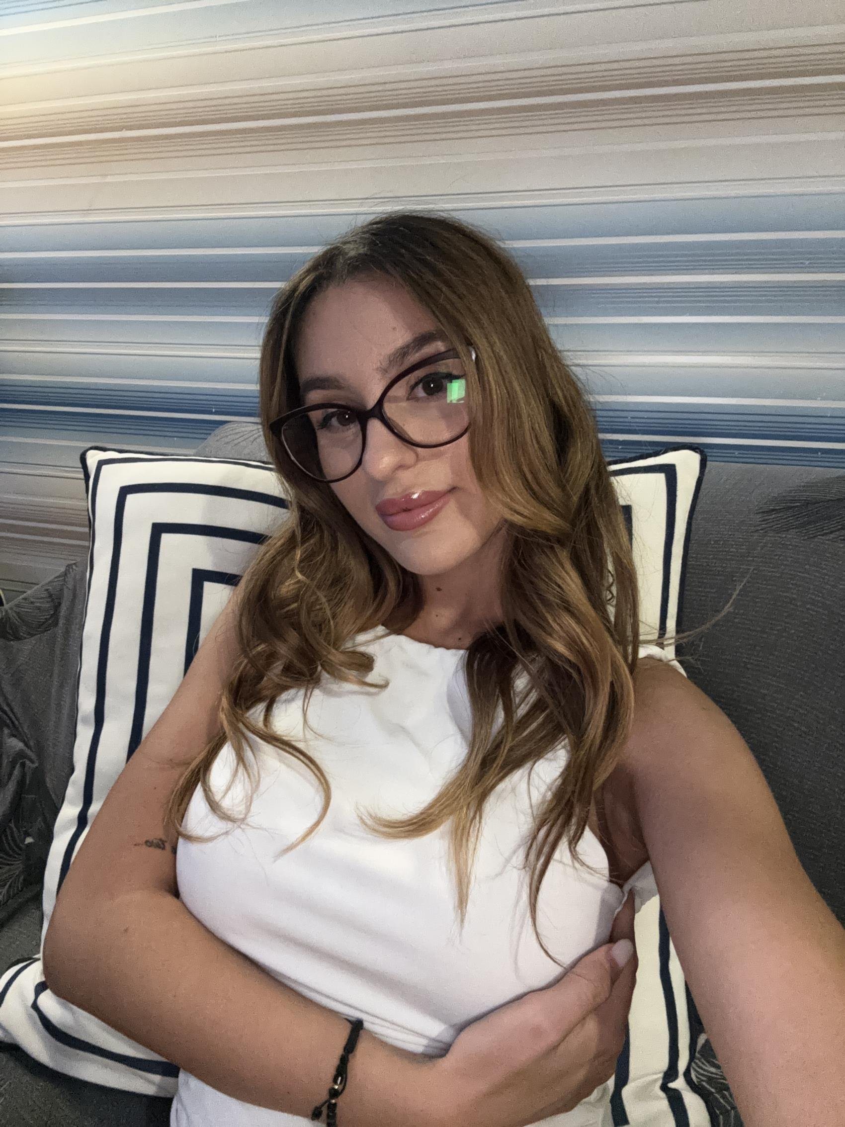 Anna_Garciay5's profile picture. hello 🤗 this is my small acc, I rarely use it. Talk with me on @Lana_deluxxx