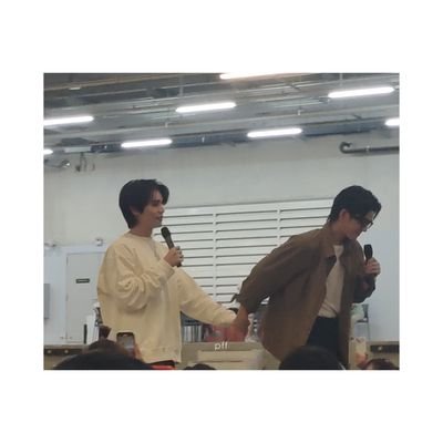 chiroromont's profile picture. จิมมี่ซี 💜🩵 
เพิร์ธแซนต้า 🖤🤍