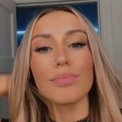 Goddess_flear's profile picture.