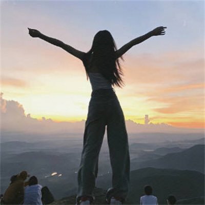 Chloe177_21's profile picture. Don’t wait for the perfect moment—take the moment and make it perfect