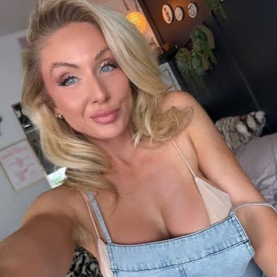 Natasha_smt's profile picture. self doubt to self love 💕