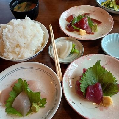 JaJa82588279's profile picture. アスペ持ちのシェフの中のシェフだ。
得意は肉料理全般　
作れない料理はない。

以下、帝国海軍山本元帥訓示

苦しいこともあるだろう。
言いたいこともあるだろう。

不満なこともあるだろう。
腹の立つこともあるだろう。
泣きたいこともあるだろう。

これらをじっとこらえてゆくのが、
男の修行である。