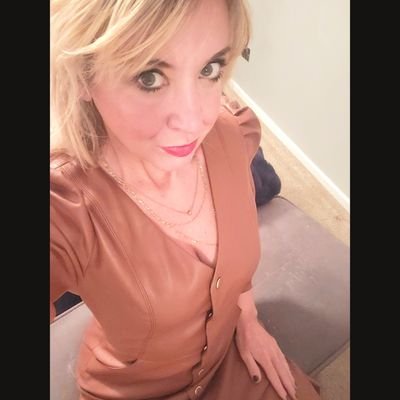 pearlylondon's profile picture. My mum always insists she doesn't have a 'favourite' child. 
Which is pretty upsetting because i haven't got any brothers or sisters.
