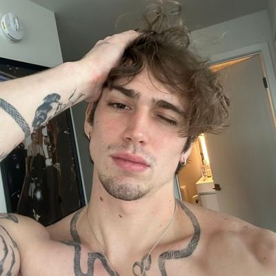 urgrawdust's profile picture. I'm sorry that you're going through something hard.