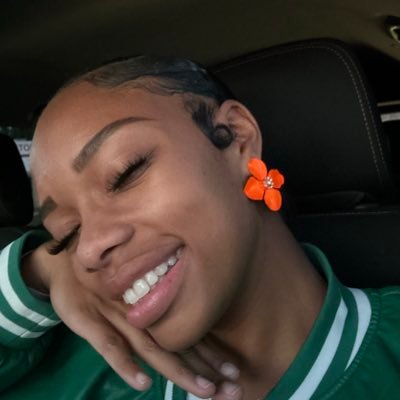 Caylajenelle13's profile picture. Sherman College Alum🦁 | USC Alum🐔 | 🔺9️⃣ • IX • SPR17 | IG: @cayla_13