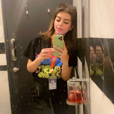 Yameiena's profile picture. me and my scalpel against the whole wide world 🔪