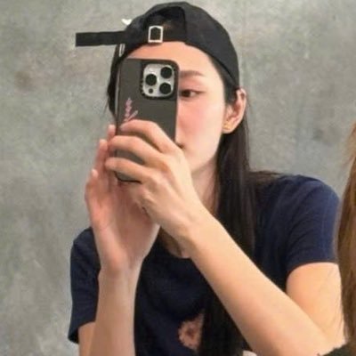 imurbullet's profile picture. oi !