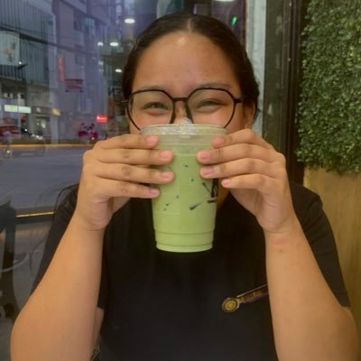 jughlia's profile picture. drinking dumb bitch iced coffee