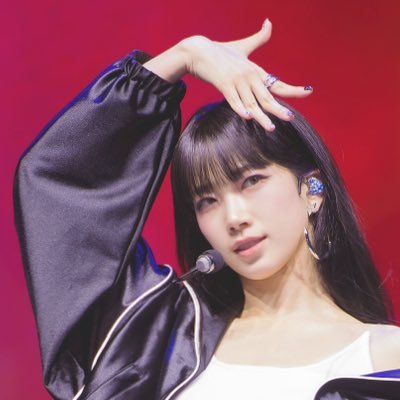 inmisticair's profile picture. ~ #르세라핌 ~ I love strong women with good messages. 💖