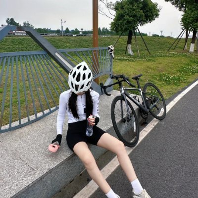 Qwep_W's profile picture. 異文化に触れることで、心が自由になる。
訪れた国：タイ、シンガポール、フランス、イタリア。