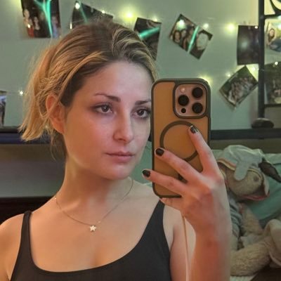 natilly1098's profile picture. 27 // AI hater