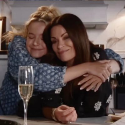 ell2486's profile picture. 