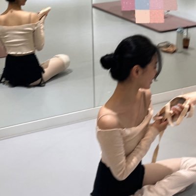 foreverwithuzz's profile picture. 