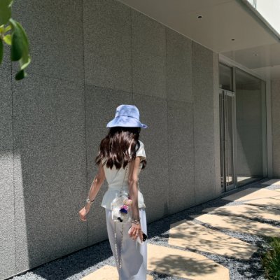 vqxnxoj's profile picture. Wanderer with Thailand’s sunlight still lingering in my memory 🇹🇭✨
Collecting stories the way I study markets slowly, thoughtfully, with intention.
Investing