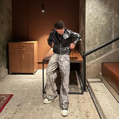 jnrisntcute's profile picture. swe, AI entrepreneur & innovation hunter