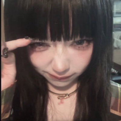 spd_lily's profile picture. ひとつ上の彼氏と結婚するまでの独り言。目指せ綺麗め黒髪ロングな爆美女。