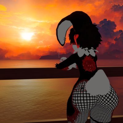 popatthename's profile picture. I’m that sweet drink you only get at midnight~                                                          DM’s open level:22