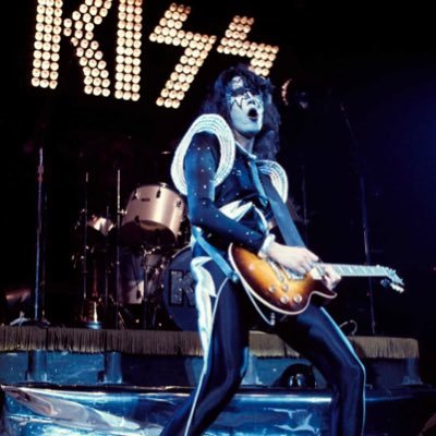 skew1776's profile picture. My main goal is to blow up, and then act like I don't know nobody.