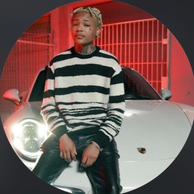 SnowBanks__'s profile picture. “Artist”