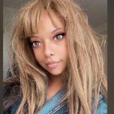 carmelinamusic's profile picture. Singer ✈️ Top 40 charter. Listen to my album on Morena Records. El Diario NY Latina destacada awards honoree. #Selecta #Alegria #BornToWin 😬
