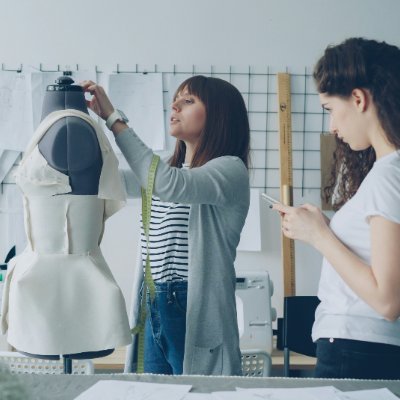 7i477vxm's profile picture. Sometimes less is more. A neutral palette, clean lines, and thoughtful accessories — effortless styling that speaks volumes.