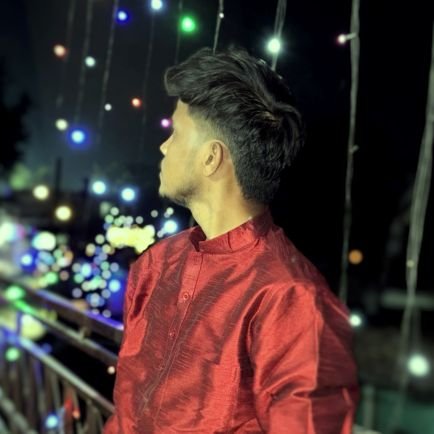 yash_raaj011's profile picture. photographer 📸
 जो प्राप्त है पर्याप्त है ❣️