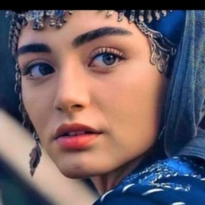 Vera24312797357's profile picture. ÇİÇEK GİBİ NARİN KILIÇ KADAR KESKİN🇹🇷