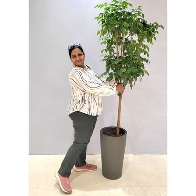 varshasay's profile picture. #ABPमाझा #Contemporary #Millennial #MumbaichiVarsha #Storyteller