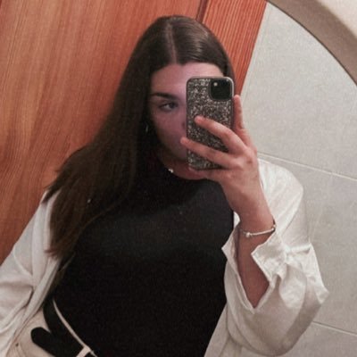 besidetojulia's profile picture. muy del barça y de pablo alborán | aitana • morat🤘🏼