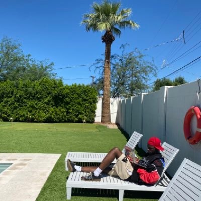 DzzzDayz's profile picture. Designer