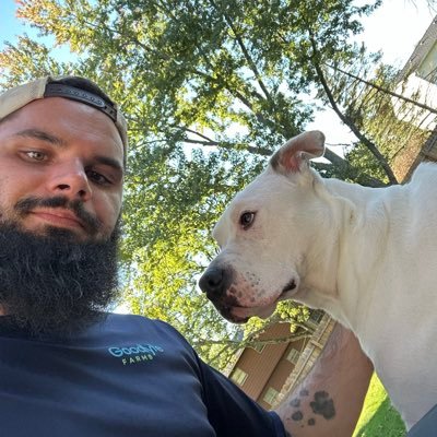 svmvas's profile picture. Proud Cleveland Browns fan. Super Necessary.