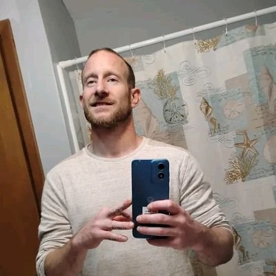 WilliamJoh50212's profile picture. New Account _ 💚💙💚💙💚💙
  Follow me I will follow back