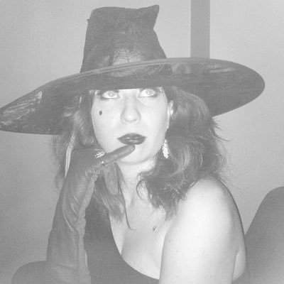vitt2tsnoc's profile picture. Alphabet sorceress. Pop culture priestess. Book lover. Talking clock auditionee (still time). Will cast spells on copy for cash or custard. Netflix and quill.