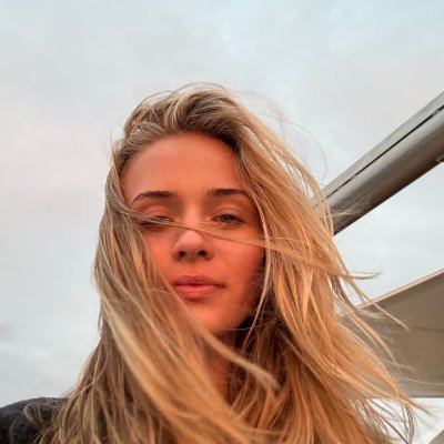 Lina_2288ld's profile picture. Straightforward and honest, eager to communicate, a self-aware thinker—don't let others sway your thoughts. 🇺🇸  🇺🇸